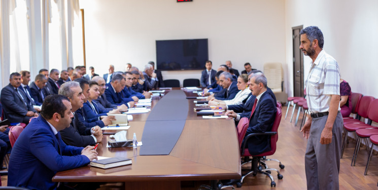 Salyan Rayon İcra Hakimiyyətinin başçısı sakinləri qəbul edib.
