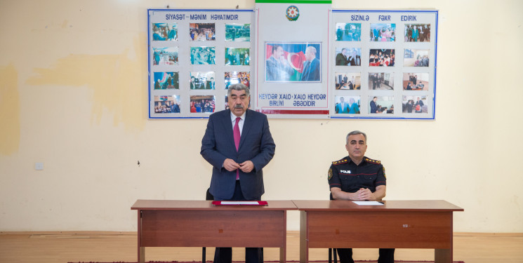 Rüstəm Xəlilov Qarabağlı kəndinin sakinləri ilə görüşdü.